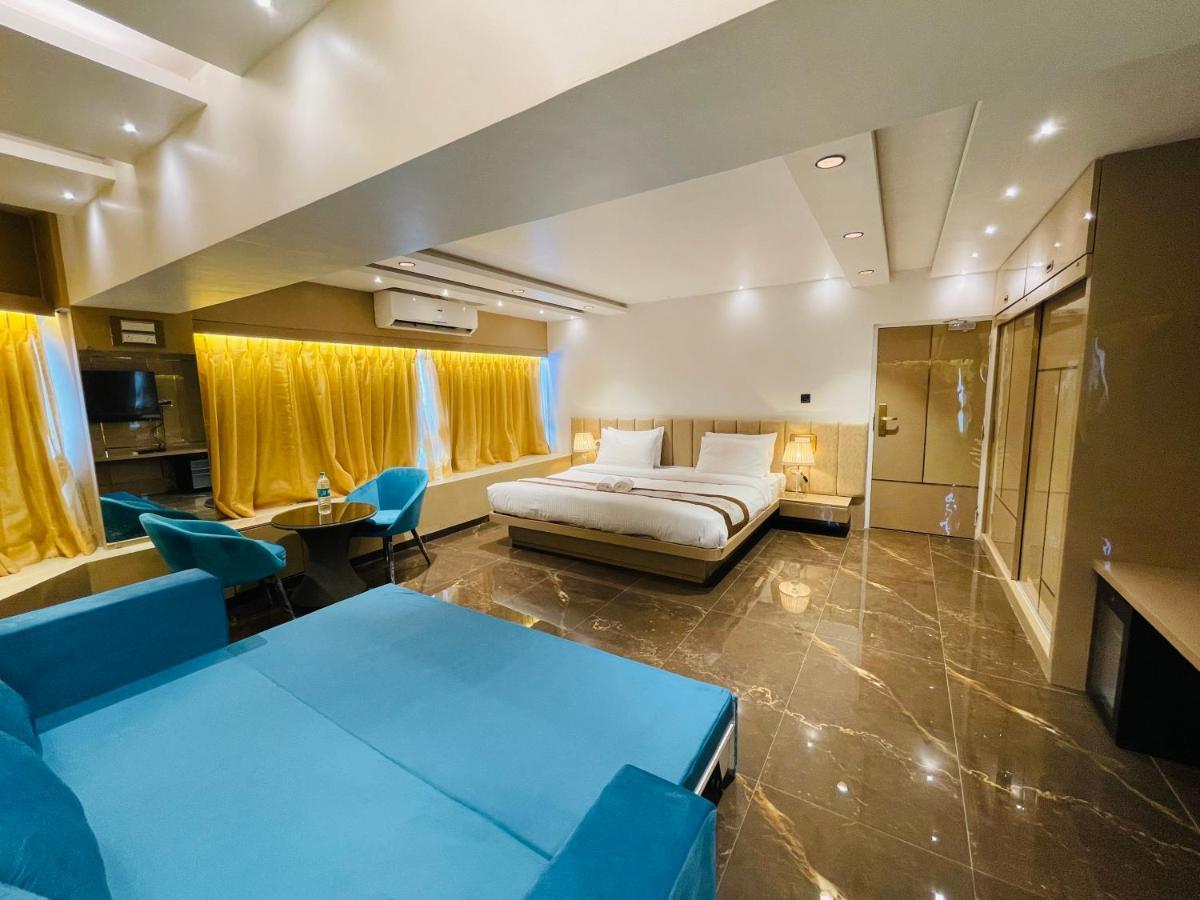 Home2 Renaissance Club มุมไบ ภายนอก รูปภาพ