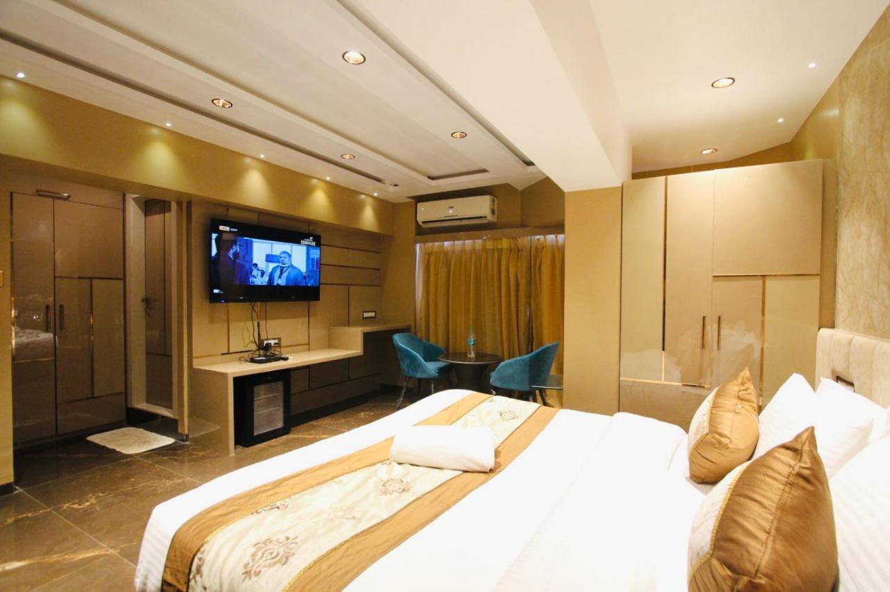 Home2 Renaissance Club มุมไบ ภายนอก รูปภาพ