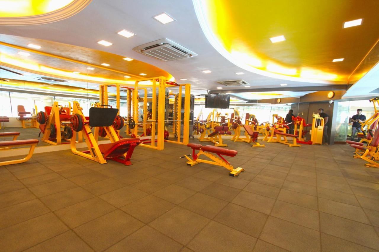 Home2 Renaissance Club มุมไบ ภายนอก รูปภาพ