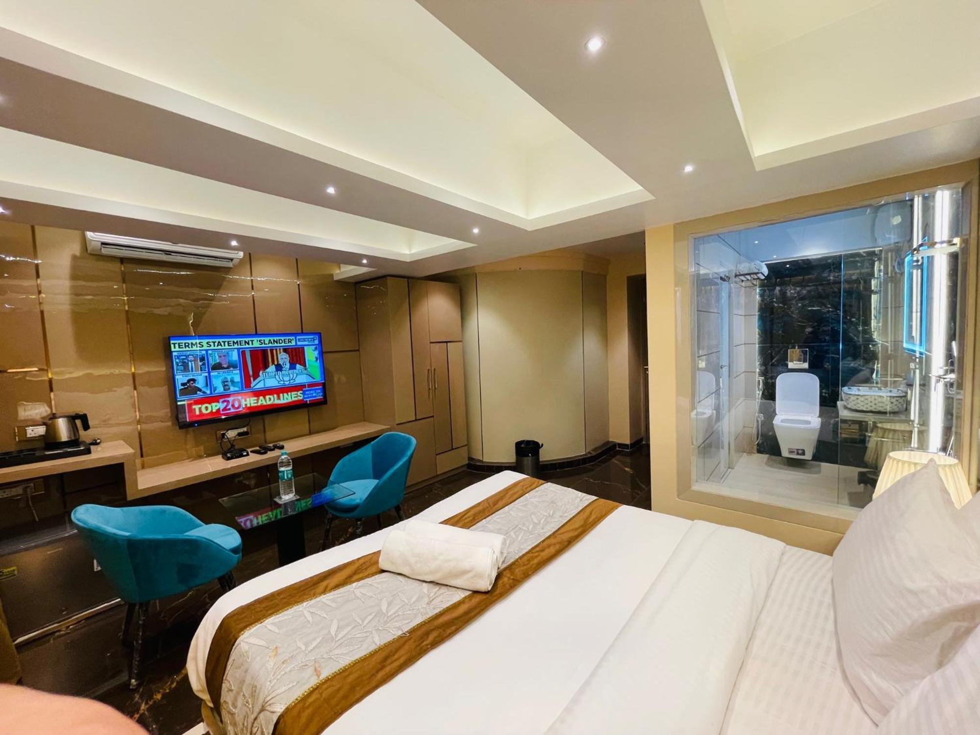 Home2 Renaissance Club มุมไบ ภายนอก รูปภาพ